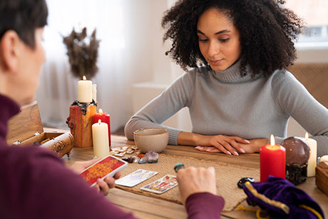 La révolution du tarot introspectif : votre guide vers la métamorphose personnelle